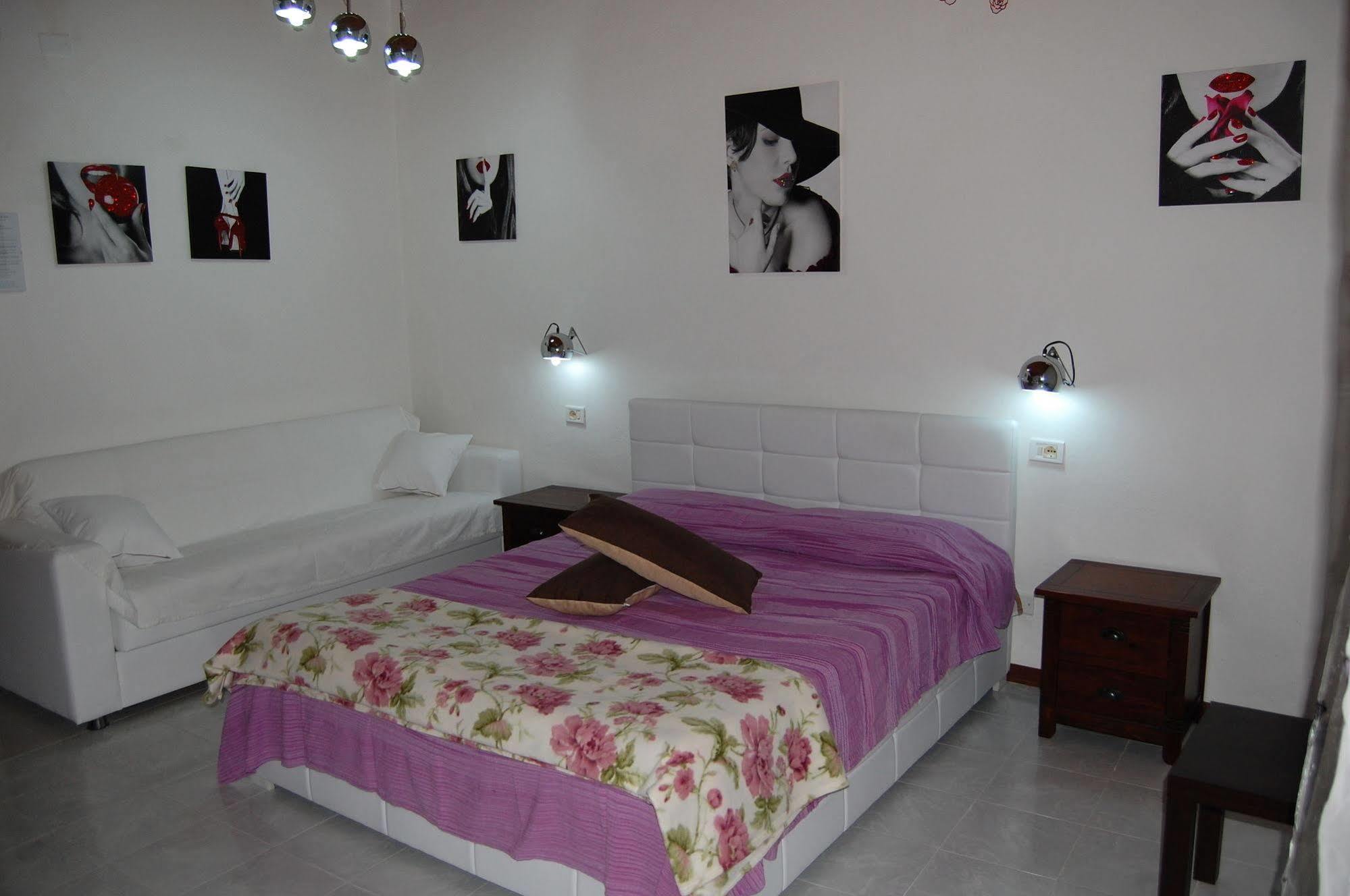 Bed and Breakfast Il Mirto E La Rosa Arenella  Exterior foto